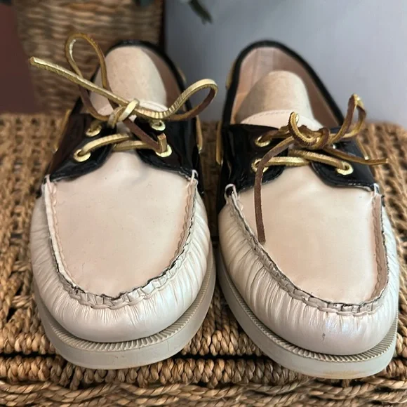 Sperry women’s pearlescent Cream black patent Leather top sider lace 8.5 loafers - Picture 5 of 14